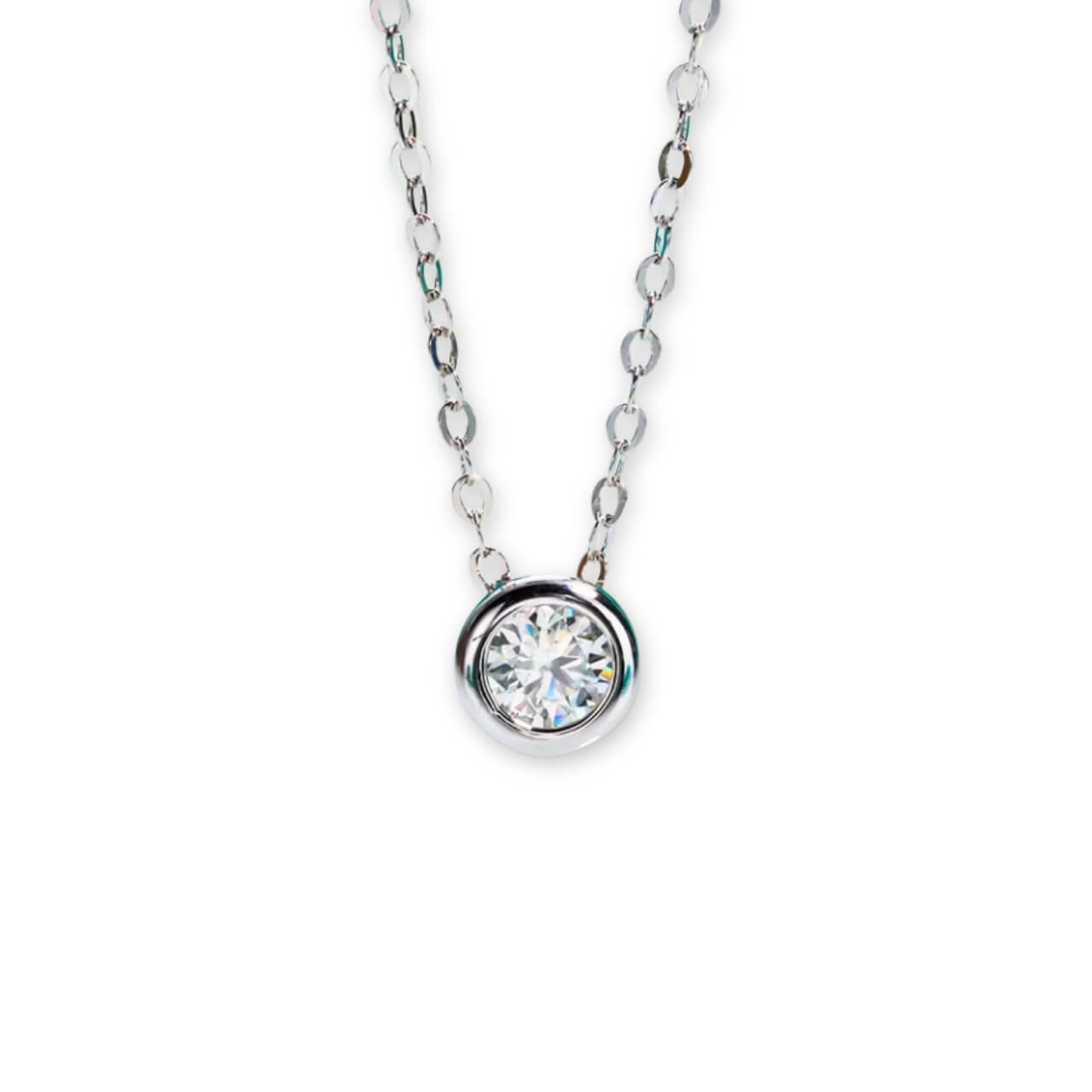 Feuergeschliffener Moissanit-Anhänger – 4 mm D-Farbe in 18 Karat vergoldetem Silber